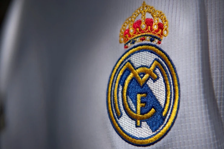"Real" signed a new defender