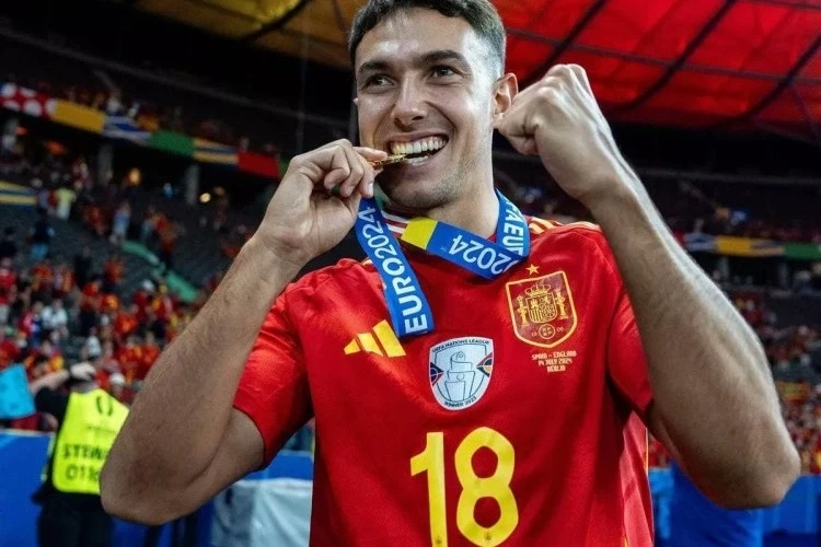 "Arsenal" to Transfer Spanish National Team Player