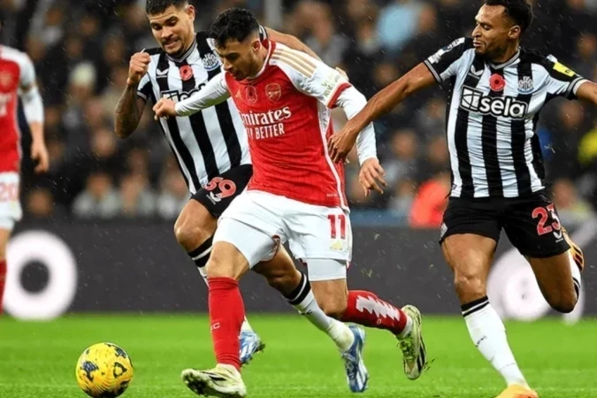 Tense struggle between "Arsenal" and "Newcastle", "Everton" wins