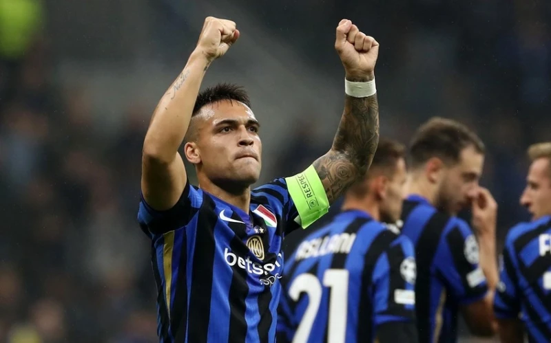 "Inter" forward may miss the return match against "Barcelona"