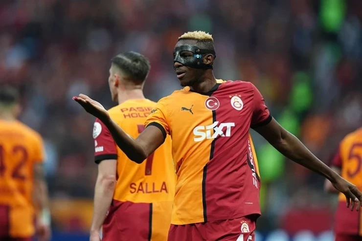 "Cimbom" addım-addım çempionluğa doğru irəliləyir