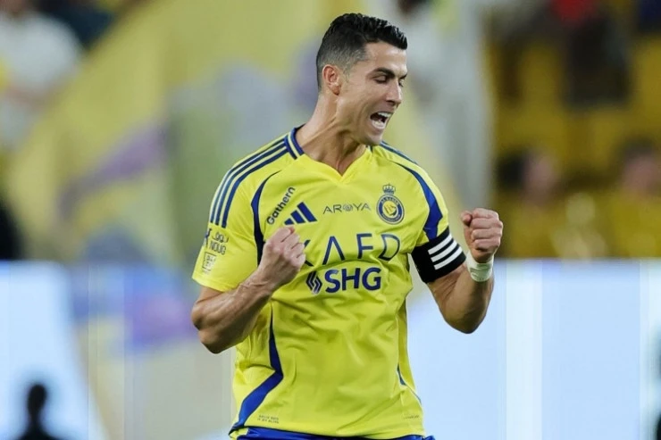 Ronaldo ya "Chelsea"de ya da "Manchester City"de forma giyecek