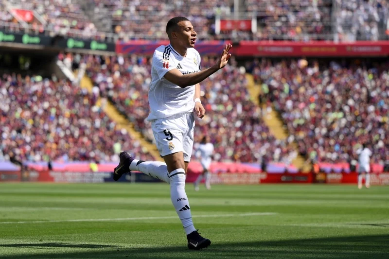 PSG demands 98 million euros from Mbappe