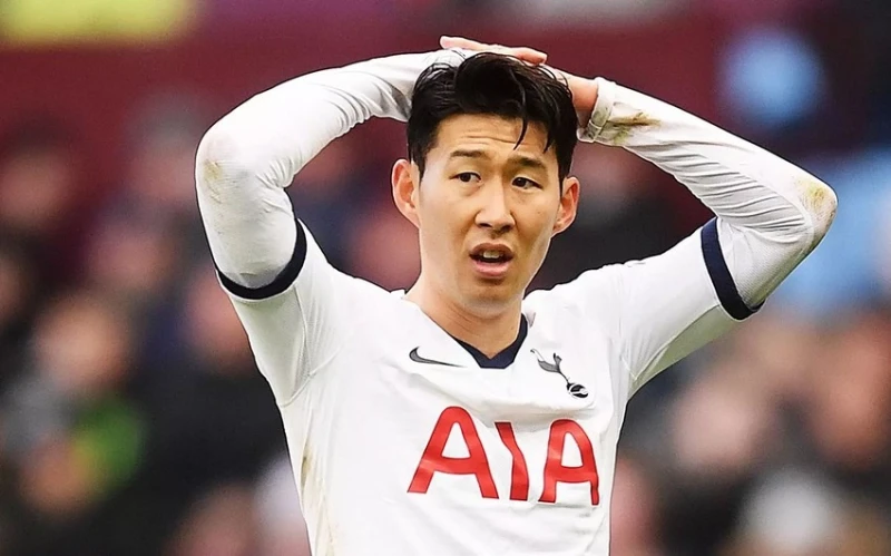 "Tottenham" player subjected to blackmail in his country