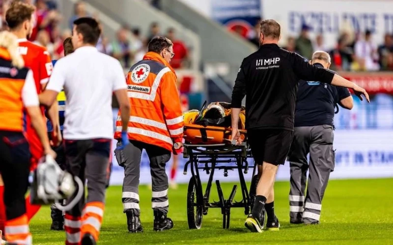 Bundesliga Maçında Kaleci Beyin Sarsıntısı Geçirdi