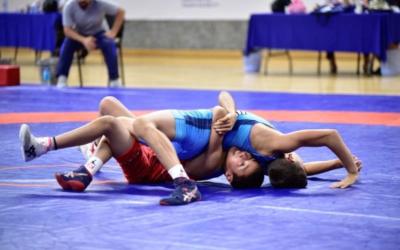 Selections for the U-15 Azerbaijan Championship in freestyle and Greco-Roman wrestling have started