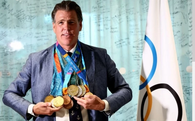 Athlete who lost Olympic medals in fire has awards returned