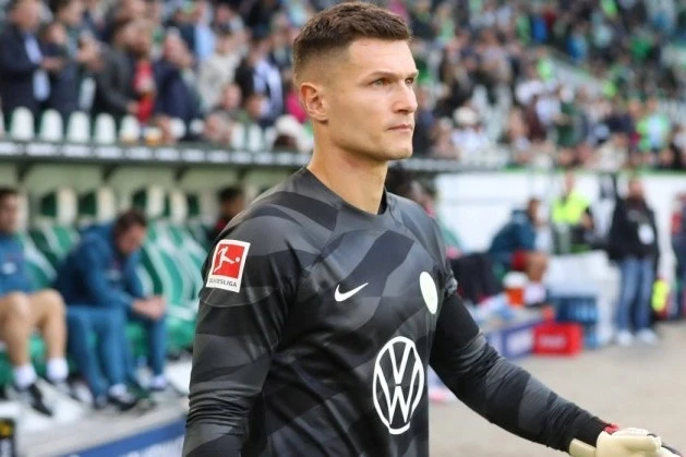 National team goalkeeper did not transfer to "Bayern", signed a new contract