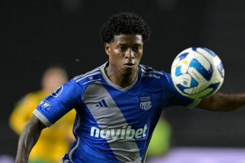 Footballer's house attacked, wife and child kidnapped