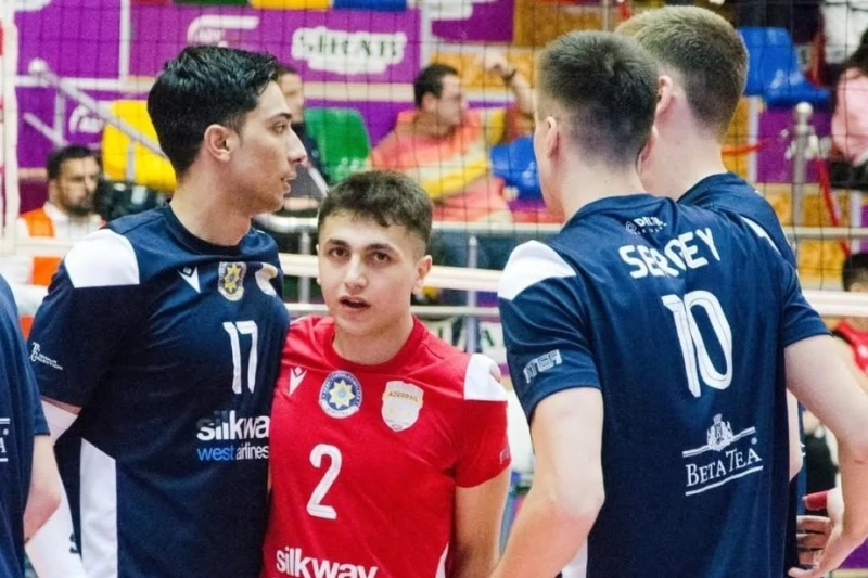 "Azerreyl" Extends Contracts with Two Volleyball Players