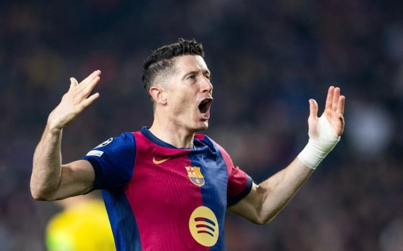 Lewandowski included in squad for return match against Inter