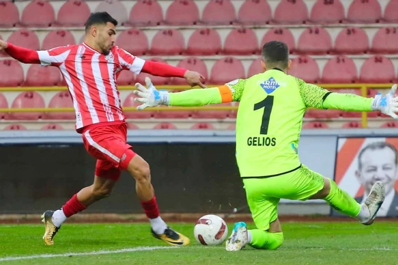 Vusal Iskandarli in the starting lineup against Galatasaray
