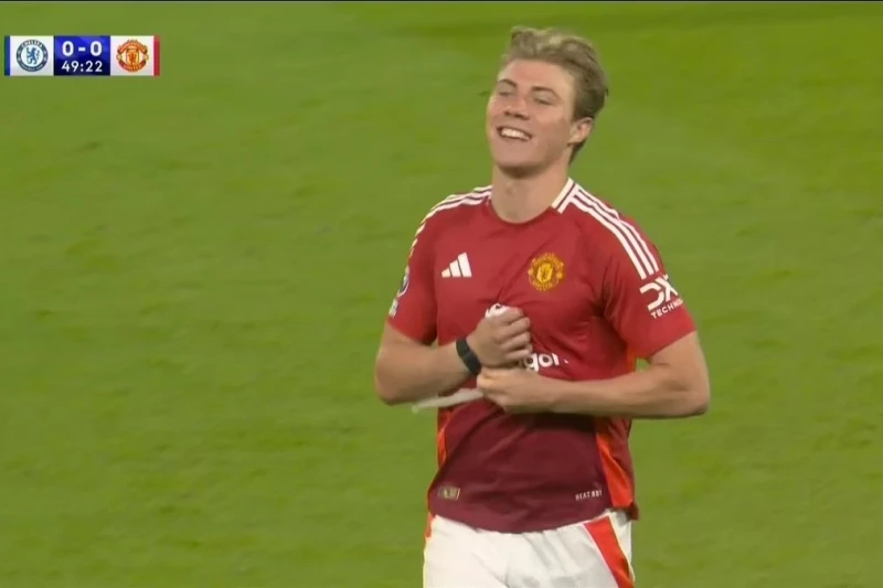 Footballer entered the field with a smartwatch