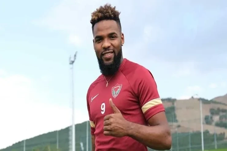 Gol Kralı Futbolcu 11. Kattan Düşerek Hayatını Kaybetti