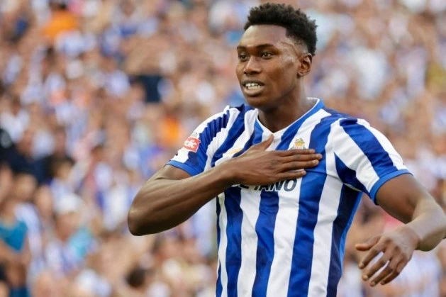 Spanish national team player transfers to "Bayern"
