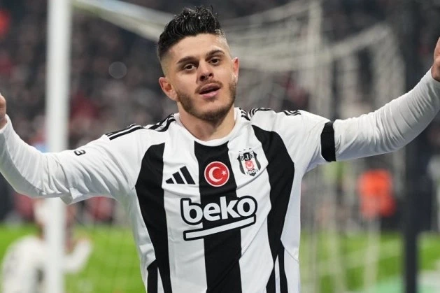 "Beşiktaş" player is in "Leeds"'s interest