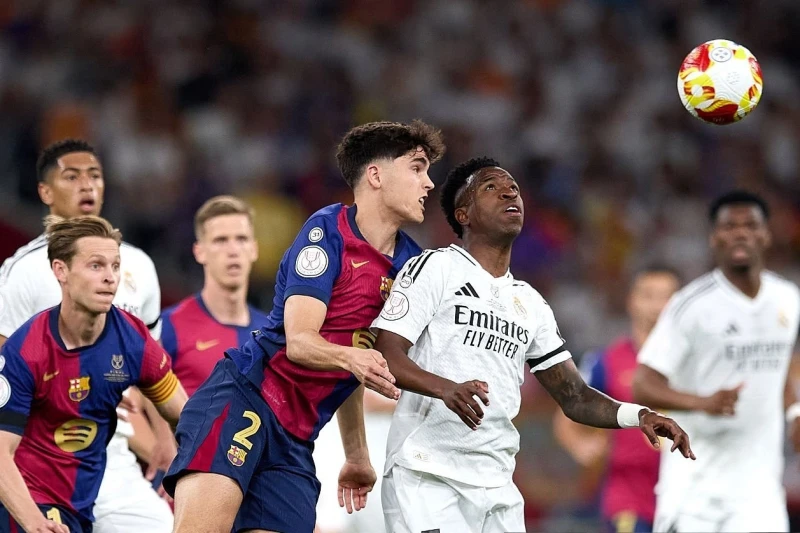 "Barcelona" in the last 3 matches, "Real Madrid" in the previous 4 games, and "Barcelona" again in the 3 matches before that;