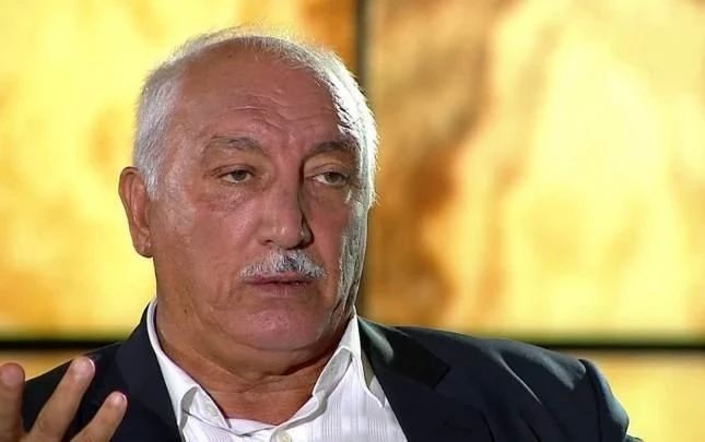 Why do "Qarabag" and "Sabah" get good players, but "Neftchi" doesn't?