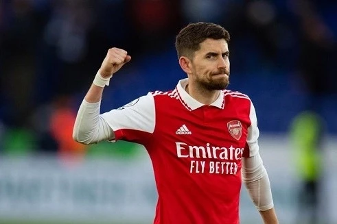 Arsenal midfielder wants to return to his homeland