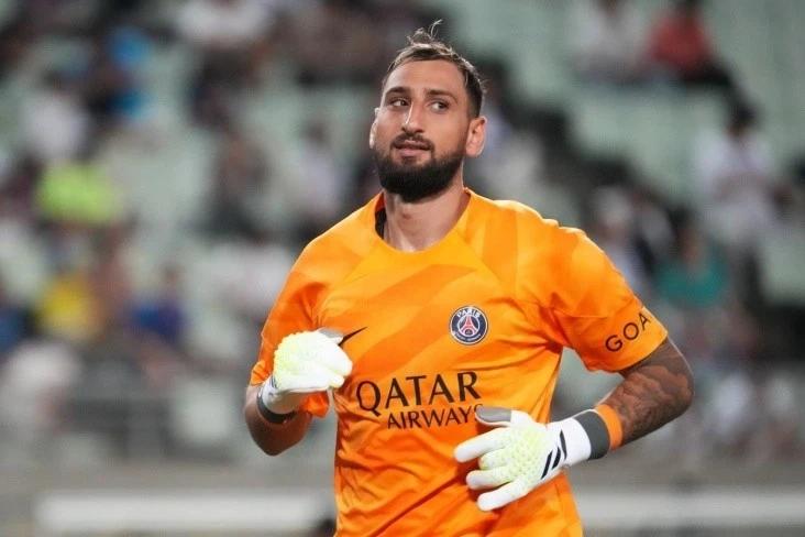 Gianluigi Donnarumma awaits PSG management's decision