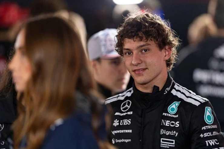 "Formula 1": 18 yaşlı "Mercedes" pilotundan yeni dünya REKORDU