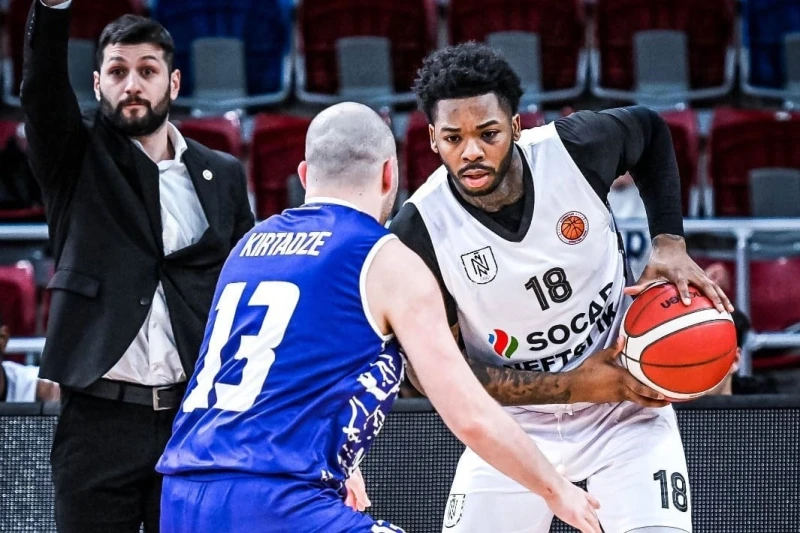 "Neftchi" terminates contract with American football player