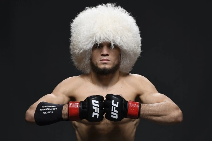 Nurmukhamedov was invited to fight in Baku