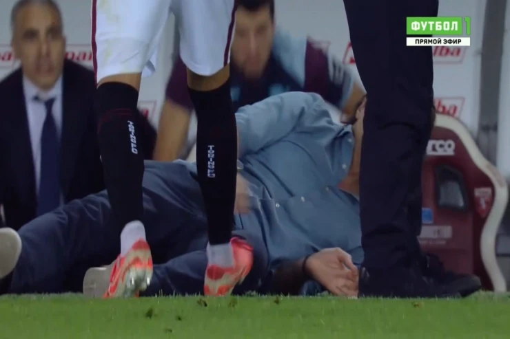 Head coach fainted during the game
