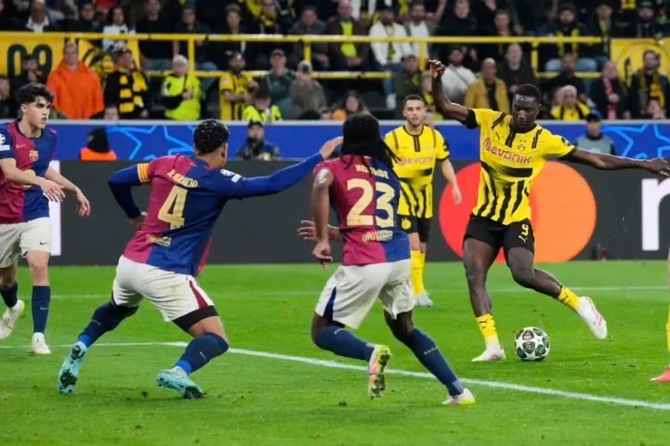 "Barcelona" and "PSG" are in the semifinals