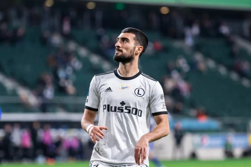Polish media: Mahir Emreli wanted to terminate his contract due to the club's mistakes