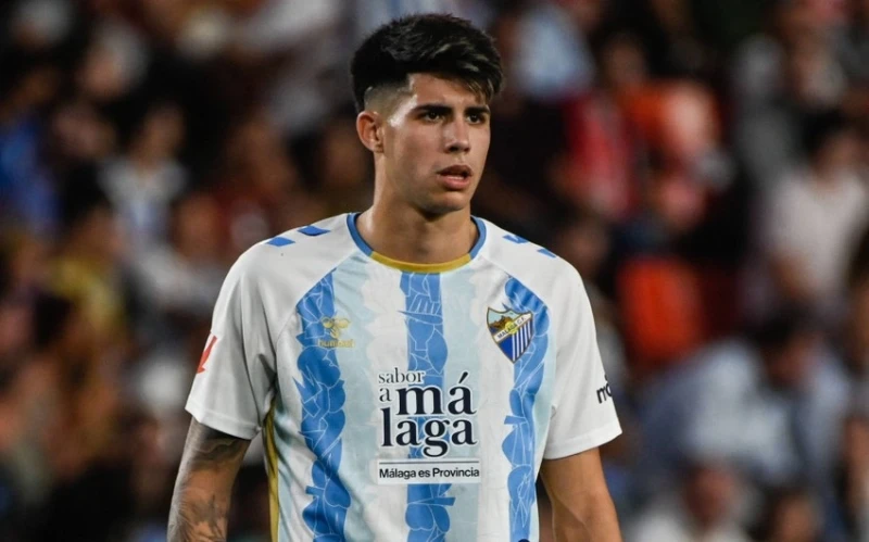 "Newcastle" agrees with 18-year-old Spanish footballer