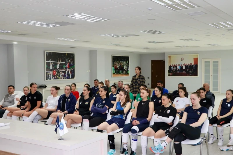 Сборная начала подготовку к Европейской Золотой лиге - ФОТО