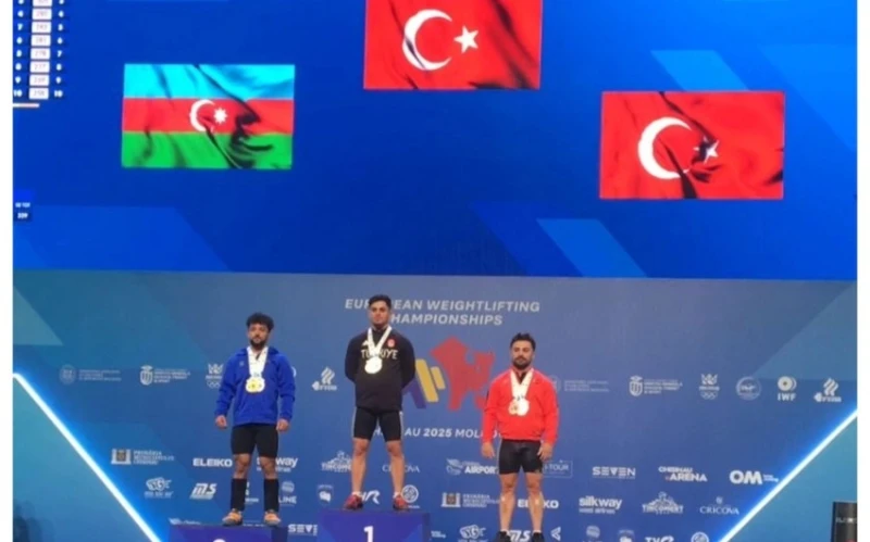 Azerbaijani Weightlifter Wins 3 Medals at European Championship