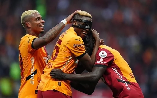 "Qalatasaray" və "Başakşehir"in qələbəsi