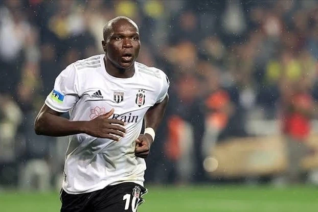 Is "Qarabag" negotiating with Abubakar?