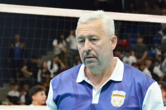 "Azerreyl" extends contract with head coach