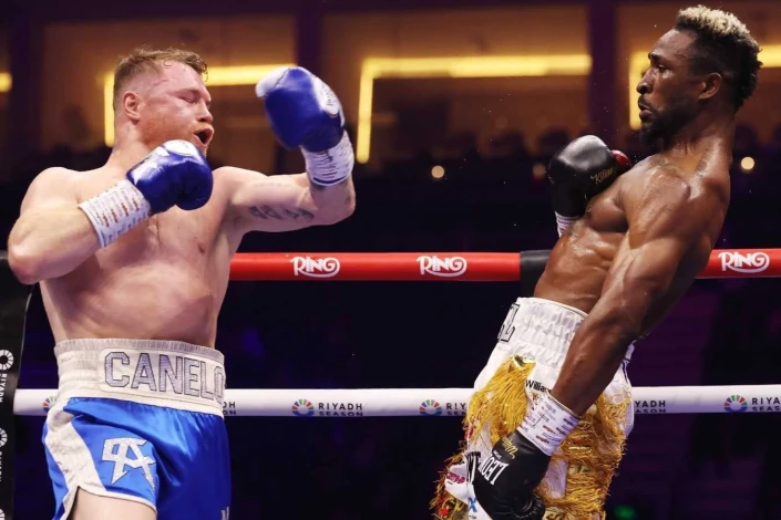 Saul Alvarez Tartışmasız Dünya Şampiyonluğu Unvanını Geri Aldı;