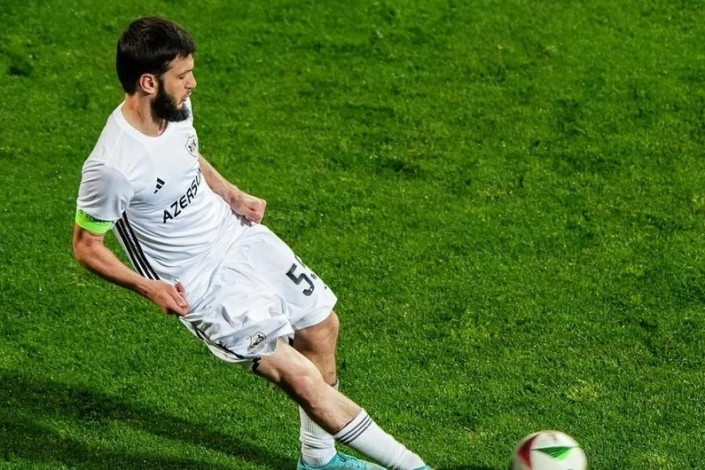 Badavi Huseynov played his 250th match in the Azerbaijan championships as part of the "Qarabag" team