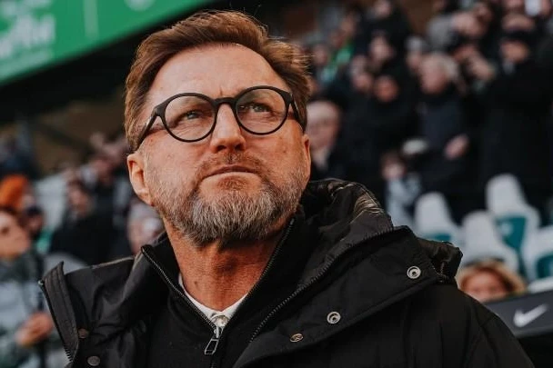 Bundesliga kulübünde teknik direktör istifası