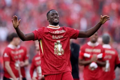 Champion "Liverpool" defender makes STATEMENT about his future