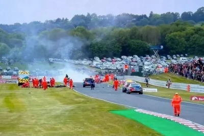 Two motorcycle racers die in championship held in England