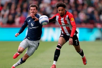 "Manchester United" tarihinde en genç ilk on birini sahaya sürdü