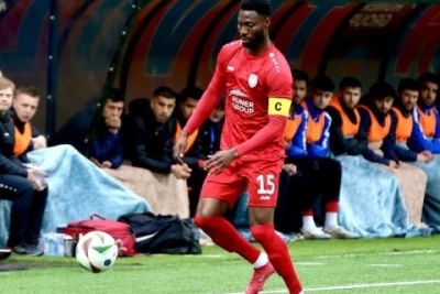Emmanuel Hakman: "Kimsenin tarafında değiliz"