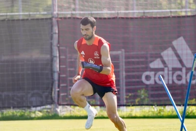 Mahir resumes training