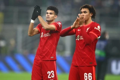 Liverpool'lu futbolcu kulübüyle sözleşmesini uzatmayı düşünüyor