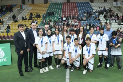 Leyla Aliyeva ve Arzu Aliyeva'nın girişimiyle çocuk yurtlarının takımları arasında spor yarışması düzenlendi