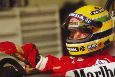 Keçmiş Formula 1 pilotunun dəbilqəsi hərracda 965 min dollara satılıb