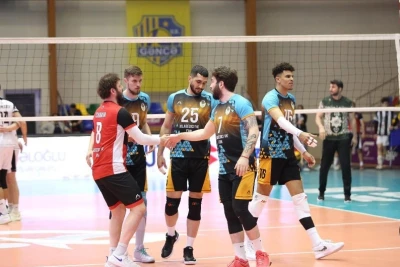 Erkek voleybolcular arasında üçüncülük mücadelesi başladı