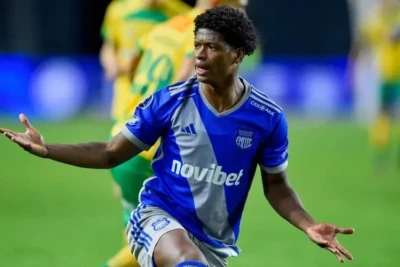 Footballer's wife and son kidnapped