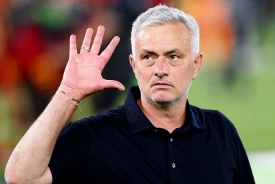 Mourinho, Fenerbahçe'deki geleceğiyle ilgili soruyu yanıtlamaktan kaçındı